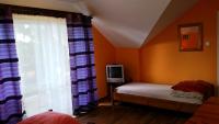 Dreibettzimmer mit Balkon und Gemeinschaftsbad