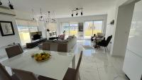 Renata's Three bedrooms Penthouse with Sea view - Bed and Breakfast Gżira