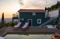 Trithea Seaview Villa with Pool Quiet and Relaxing - Chambres d'hôtes Vlacháta