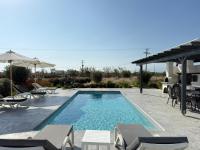 Villa Finoe 4 BDR with Private Pool - B&B Plaka