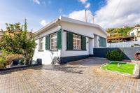 Serenity Sao Roque 2 Bedroom House in Funchal with Parking - B&B Funchal