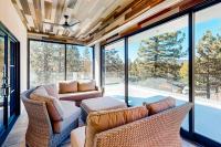 Hillside Hideaway ~ Dog-friendly home with wraparound deck, grill, game room, & bar - walk to dining - B&B Big Bear Lake
