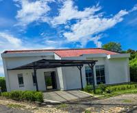 Casa de Descanso con Piscina y Jardín Ricaurte - B&B Ricaurte