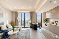 Deluxe One-Bedroom Apartment