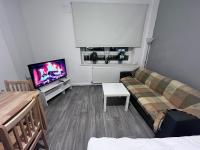 Minimalist 2BR Duplex Near The Shard - B&B London