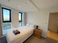 Apartamento de 2 dormitorios con balcón y vistas al mar