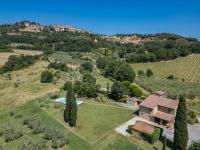 Podere Pisinano- Tuscan villa with swimming pool - B&B Montepulciano