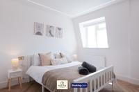 Modern 3BR Apartment By Nativa Homes Short Lets & Serviced Accommodation Harrow With Free WiFi & Parking, Family Comfort & Style - B&B Harrow on the Hill