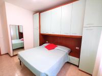Trilocale piano terra con doppi servizi Piazza Aurora 100m dal mare - Family Apartment - Chambres d'hôtes Lido di Jesolo