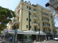 Trilocale piano terra con doppi servizi Piazza Aurora 100m dal mare - Family Apartment - Chambres d'hôtes Lido di Jesolo