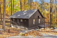 Cozy w Fire Pit Grill Deck Screened Porch WiFi - Chambres d’hôtes Harpers Ferry