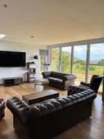 Luxurious, Unique & Elegant Cottage with Hot Tub - Ferienwohnung Ollach