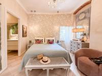 La Dolce Vita Santo Stefano Elegant Apartment with Private Terrace - Bed and Breakfast Verona