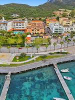 Residence Moresca , Appartamento Tavolara con Giardino e Vista Mare a 80 mt dalla Spiaggia - B&B Golfo Aranci