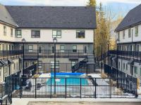 Mountain Modern 2BR Townhome with Stunning View - B&B Canmore