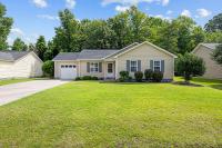 3 Bedroom Home with King Bed, Fenced Yard & Pool Table - B&B New Bern