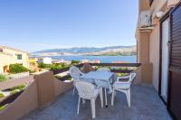 Apartamento de 1 dormitorio con terraza y vistas al mar