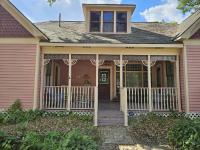 Renovated attic apartment - B&B Alvin