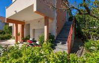 Studio mit überdachtem Balkon