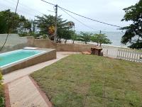 Casa 4 quartos, 2 suítes, piscina e acessibilidade - Frente para a lagoa - B&B São Pedro da Aldeia