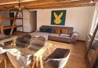 Spacious 100sqm apartment - 40sqm living room - private parking near Strasbourg - B&B Furdenheim