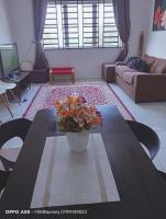 Homestay EM Camar Seaview 2 - Bed and Breakfast Kuantan