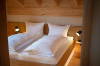 Deluxe One-Bedroom Apartment