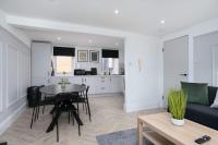 Modern 5 BED-2 BATH Apartment - B&B Galashiels