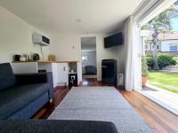 Gorgeous Mount Beach Cottage - 3 min walk to beach - B&B Mount Maunganui