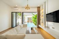 New 3BR Modern Luxury Villa with Pool & Patio - Non-crowded Area in Canggu - B&B Dalung