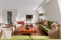 Spacious 4 Bedroom Loft Retreat - B&B London