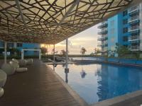 95 Sqm Flawless Seaview Luxurious Modern 2 Bedrooms Facing Manila Bay Sunset, Airports, Okada, Solaire, MOA with free parking - B&B Manila