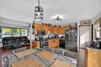 Cozy Retreat with Hot Tub in Peaceful Goshen - Chambres d'hôtes Goshen