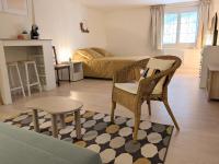Grande Suite Privée - Entrée indépendante - SDB & WC privatifs - B&B Fondettes