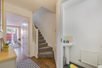 Casa Lana - Spacious and Stylish 4-Bed Home Near Gatwick with Free Parking - B&B Horley