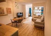 Yellow - Tsimiski & Aristotle City Center - B&B Salónica