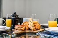 2BR Entire House , Short Walk to Nottingham Centre, Free Parking Fast Wi-Fi Private Garden Nottingham - Chambres d'hôtes Nottingham