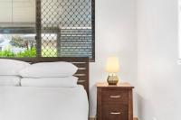 Modern 1-Bed Retreat with Patio & Shed Access - B&B Brisbane