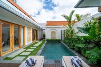 Villa Sunshyne - Modern Luxury 2BR Villa with Pool, Steps to the Beach - B&B Seminyak