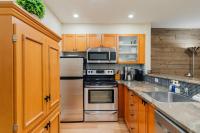 Private Hot Tub | Free Parking | Pool | Sauna - B&B Whistler