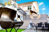 Kampung Villa - Hidden Gem In Klebang By Nestcove - B&B Klebang Besar