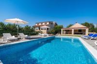 Apartments Tonka and Lara with shared pool - Bed and Breakfast Donje Raštane