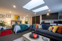 Bright Modern Guesthouse - Free Parking, Near CBD - B&B Christchurch