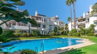 VACATION MARBELLA I Los Naranjos, Duplex Penthouse, Golf Lovers, Security, Swimming pool, Fastest WiFi with Rooftop and Terrace, Close to Puerto Banus - B&B Marbella