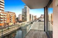 Cosy 2-Bedroom Flat with Balcony Canary Wharf - B&B London