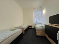 Dreibettzimmer mit Gemeinschaftsbad