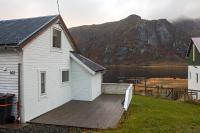 Cosy house just a short distance from Unstad - B&B Bøstad