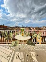 Evelyne HOME - centro storico a due passi - - B&B Bologna