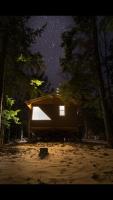 Off-The-Grid Cabin Rental with Old-Fashioned Charm near Letchworth State Park, NY - Bed and Breakfast Dalton