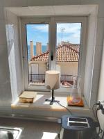 Old Town Apt with Ocean Views - Bed and Breakfast Sesimbra